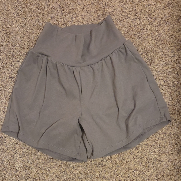 HALARA High-Waisted Taupe Shorts 5inch - Picture 1 of 2